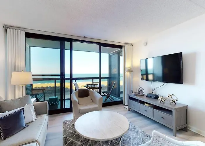 Cozy Beachfront With Balcony Ac Pools Game & Gym