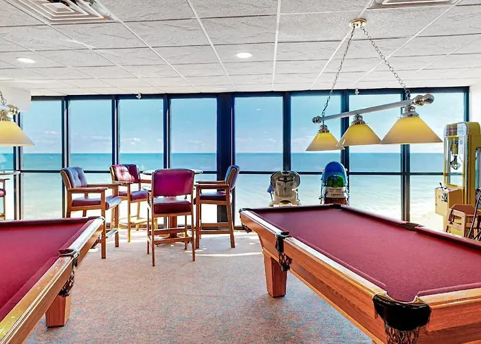 Cozy Beachfront With Balcony Ac Pools Game & Gym Holiday home